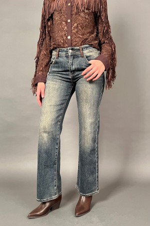 Jeans Luce con strass sulla fibbia e dietro nelle tasche Jeans Luce con strass sulla fibbia e dietro nelle tasche Jeans Luce ...