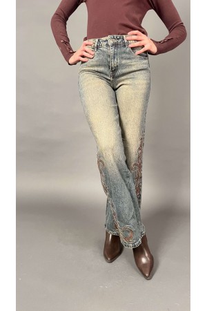 Jeans Cow boy con inserti dettaglio in ecopelle Jeans Cow boy con inserti dettaglio in ecopelle Jeans Cow boy con inserti det...