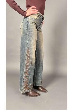 Jeans Cow boy con inserti dettaglio in ecopelle Jeans Cow boy con inserti dettaglio in ecopelle Jeans Cow boy con inserti det...