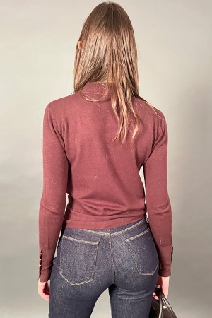 Maglia Fanny basic in viscosa girocollo con bottoni oro sui polsini Maglia Fanny basic in viscosa girocollo con bottoni oro s...