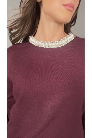 Maglia Princess con dettaglio girocollo di strass e pietre Maglia Princess con dettaglio girocollo di strass e pietre Maglia ...