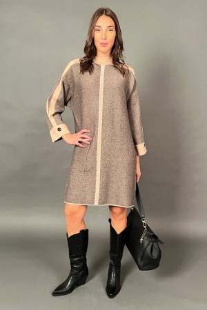 Robe courte ventre avec des lignes ornées de paillettes 