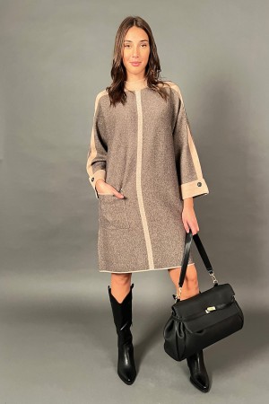 Vestido corto de vientre con líneas adornadas con lentejuelas 