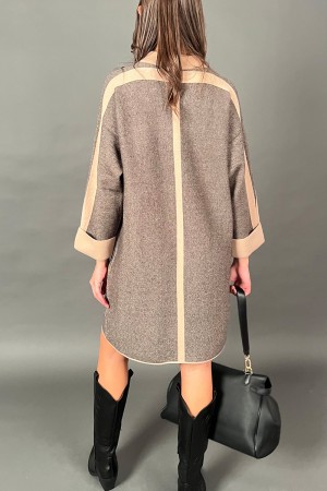 Vestido corto de vientre con líneas adornadas con lentejuelas 