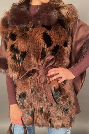 Amira Ecopellica Model cloak with details in eco-sampled 