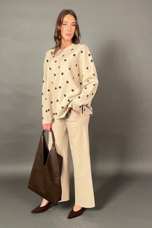 Coordinato Dasha in maglia con pantalone e maglia fantasia a pois Coordinato Dasha in maglia con pantalone e maglia fantasia ...