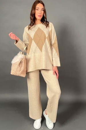 Coordinated jasmine knitted with fantasy rhombus trousers and sweater