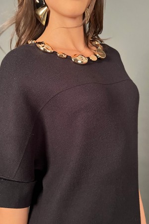 Knit giselle dress with stones detail on the collar