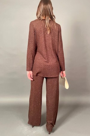 Coordinato fiona satinato con dettaglio gioiello sulla blusa  Coordinato fiona satinato con dettaglio gioiello sulla blusa  C...