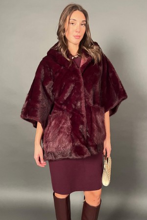 Daphne cape in eco-chair with hood 