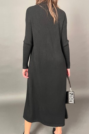 Long raw mesh in a high color high collar with front opening