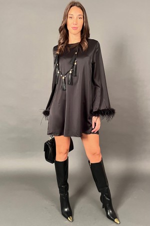 Short pattern feather dress with long sleeve and feather effect on cuff background