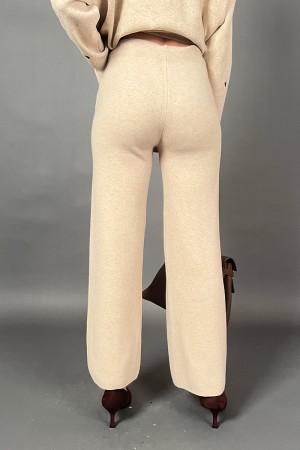 Coordinato Francy in maglia con fantasia cuori maglia e pantalone Coordinato Francy in maglia con fantasia cuori maglia e pan...
