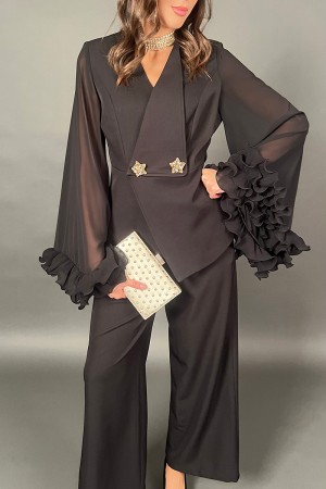 Chemise coordonnée à double boutonnage à deux boutons de bijoux volant sur des manches et des pantalons 