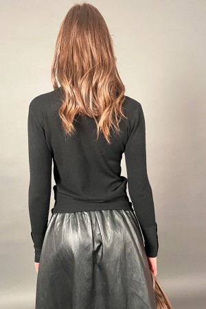 Fanny Basic Strick in Viskose Rundhals mit Goldknöpfe auf Manschetten