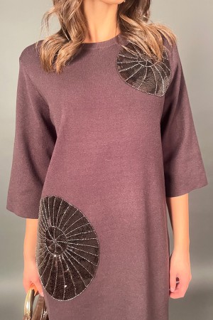 Langes Modell Sonnenblumenkleid mit Pailletteneinsätzen