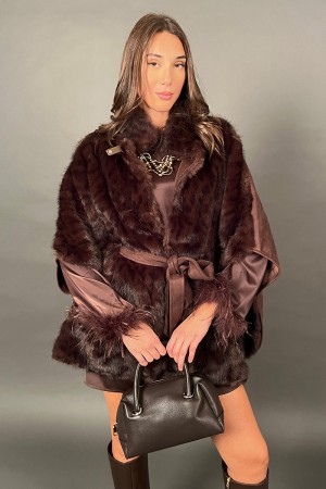 Mantella Milly fantasia animalier con chiusura centrale sul collo e laccio in vita Mantella Milly fantasia animalier con chiu...
