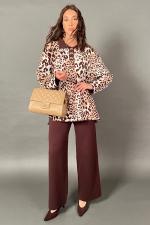 Coordinated stefy knitted with leopard blouse and solid color trousers
