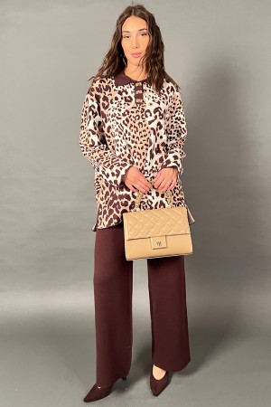 Stefy coordinado tejido con blusa de leopardo y pantalones de color sólido