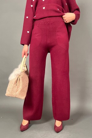 Coordinato Francy in maglia con fantasia cuori maglia e pantalone Coordinato Francy in maglia con fantasia cuori maglia e pan...