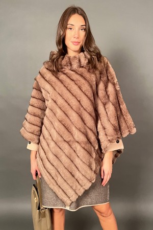 Poncho Soledad in ecopelliccia  Poncho Soledad in ecopelliccia  Poncho Soledad in ecopelliccia
