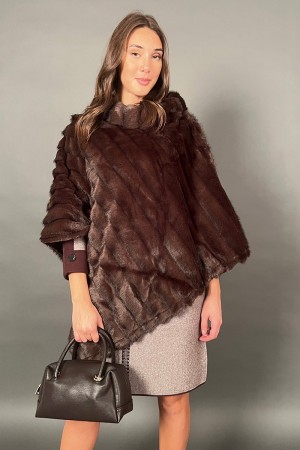 Poncho Soledad in ecopelliccia  Poncho Soledad in ecopelliccia  Poncho Soledad in ecopelliccia